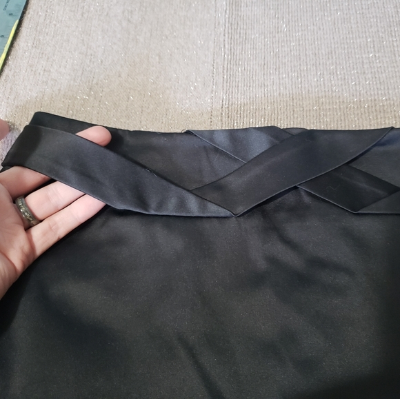 RW&Co Satin black skirt w lattice detail - Picture 4 of 5